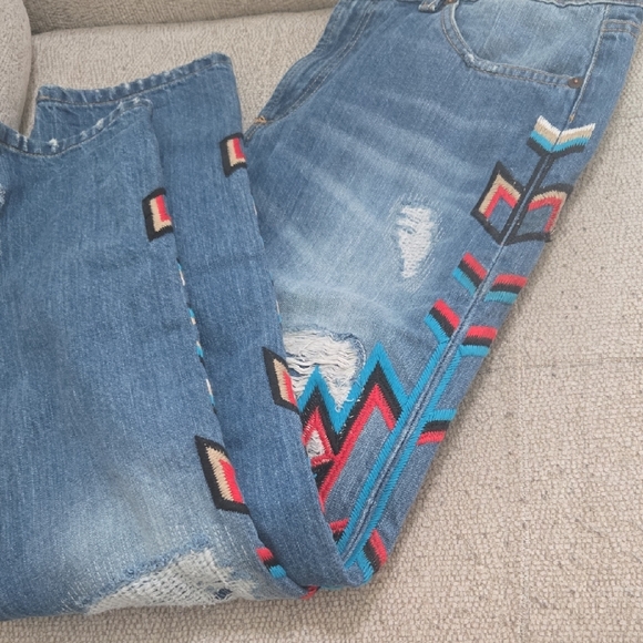Vintage Blue Jeans with Colorful Embroidery - Picture 6 of 6